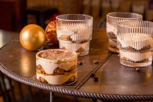 tiramisu layers mascarpone coffee